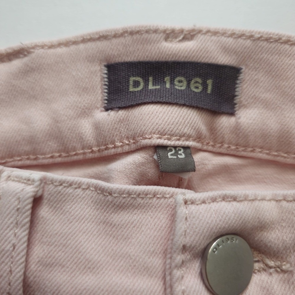DL1961 Mara Straight Leg Jeans Women Size 23 Pink Raw Hem Mid Rise - Picture 6 of 13